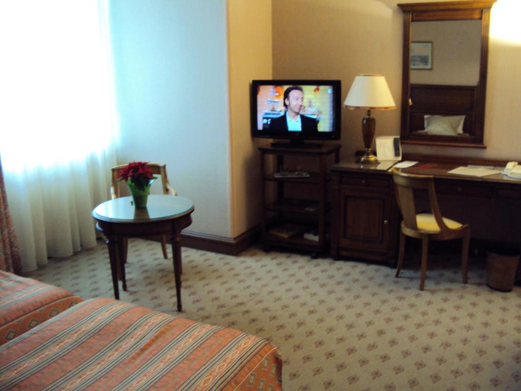 Hotel D'Angleterre Arras Zimmer foto